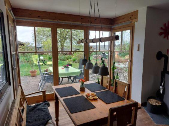 Kuckucksnest - Ferienwohnung Welschneudorf Exteriör bild